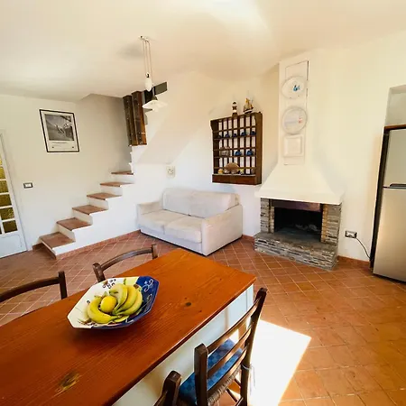 Argentiera Hollyhouse *